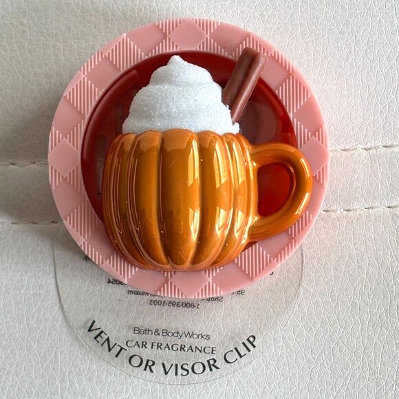 Bath & Body Works Fall Pumpkin Car Fragrance Vent Or Visor Clip - Picture 1 of 2